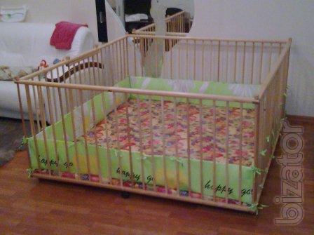 wooden playpen with gate 1.6 x
