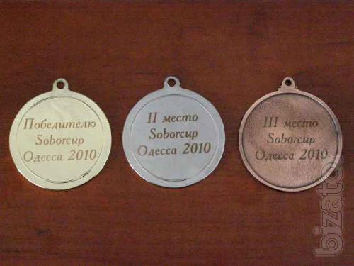 Laser engraving souvenir products 