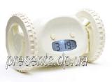 An unusual gift - the Runaway alarm clock (Clocky) on wheels