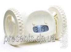 An unusual gift - the Runaway alarm clock (Clocky) on wheels 