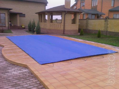 Cover for all-season pools . 