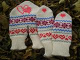 Mittens for lovers with hearts, set 