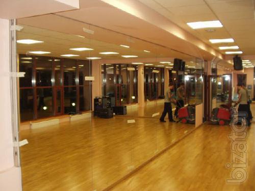 The manufacture of mirrors of all sizes and shapes 
