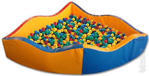 Dry pools with balls. 20% discount 
