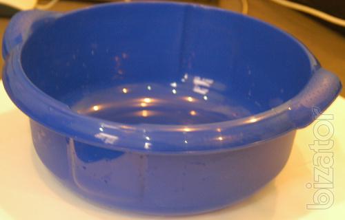 Scoops plastic with a long handle for cleaning bulk. 