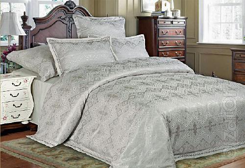 Bed linen, blankets, blankets, blankets. 