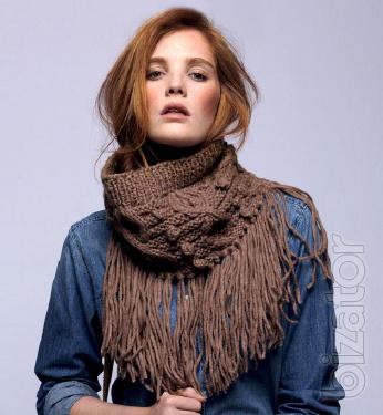 Knitted Snood with fringe 