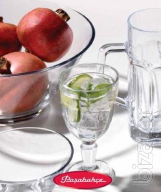 Sell glassware and porcelain: glasses, glasses, cups, cream, bowls, plates, bowls, etc 