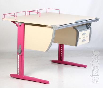 A growing Desk-Desk with pedestal Demi DAY.15-04 + chair DAY.01, maple color/pink 