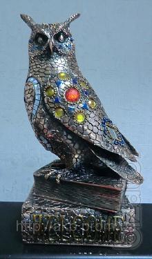 The statue of an Owl on book with rhinestones" 26cm pomegrana - a symbol of wisdom 
