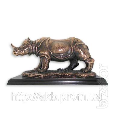 A statuette "Rhino" pomegrana 27cm - a symbol of the confidence 