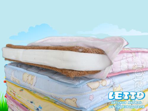 The mattress for the crib three-layer The mattress for the crib three-layer