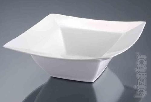 Sell dishes made of porcelain made in China (Changzhou). 