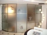 Design, build closet. Photo of the cabinets on the website 