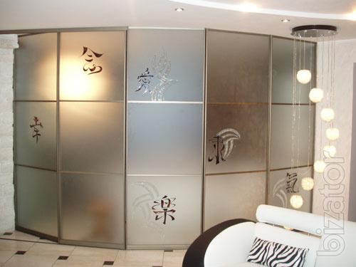 Design, build closet. Photo of the cabinets on the website 