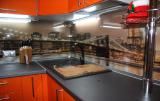 Glass kitchen apron 