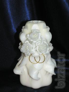 Glowing wedding candles 