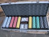 A set of 500 poker chips with denominations 