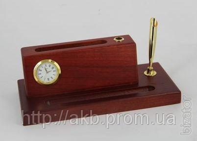 Wooden desktop set with clock 