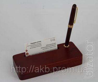 Table written set: pen and pencil 