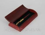 The handle is made of wood in gift box