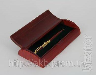 The handle is made of wood in gift box 