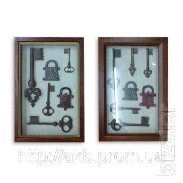 The housekeeper souvenir from wood, housewarming gift 