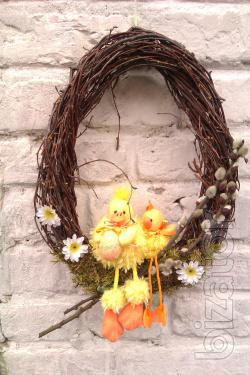 Easter wreath on the door 
