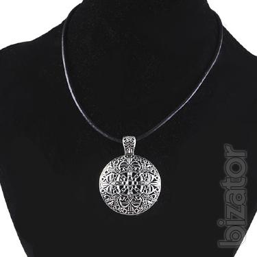 Stylish necklace for women 