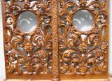 The iconostasis, the icon stands carved, icon Board, lecterns, crayfish, Royal gates. 
