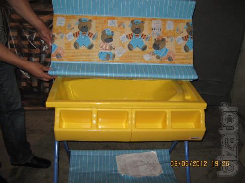 Baby bath with stand and changing table. 