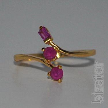 gold ring with diamonds 
