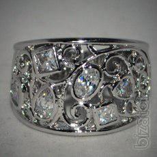 gold ring with diamonds 