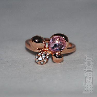 gold ring with diamonds 