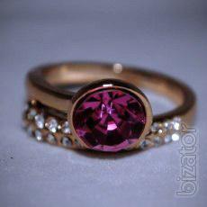 gold ring with diamonds 