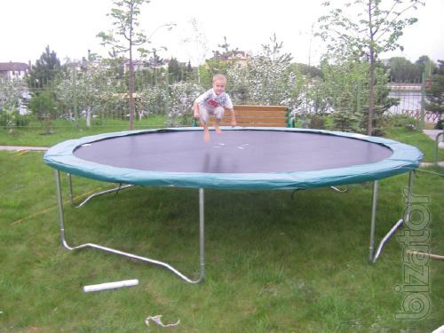 Trampolines and attractions for business and for the streets 