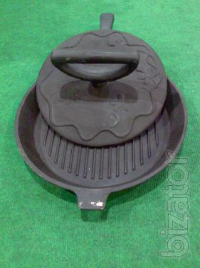 Grill pan cast iron,the diameter of 310 mm. 