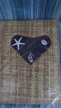 Photo albums and photo frames made of natural leaves 