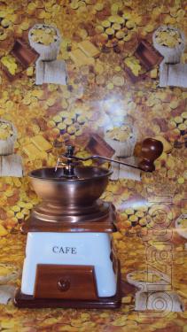 Handmade wooden mechanical grinder 