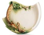 Furnishings and other useful gifts for the home 