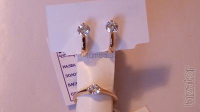 Gold earrings, classic!!! 