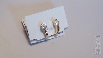 Gold earrings, classic!!! 