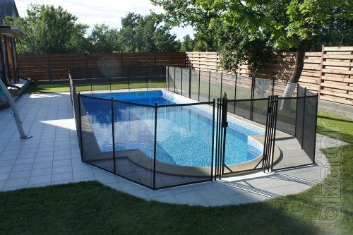 The fence for the pool