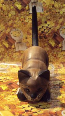 Cat figurine wooden 