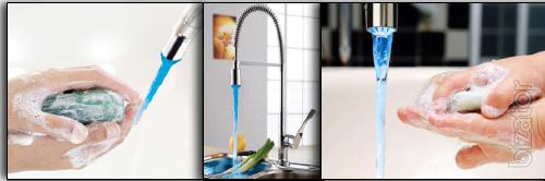Led shower head faucet with temperature sensor 
