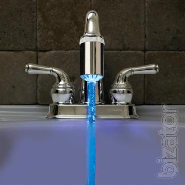 Led shower head faucet with temperature sensor 