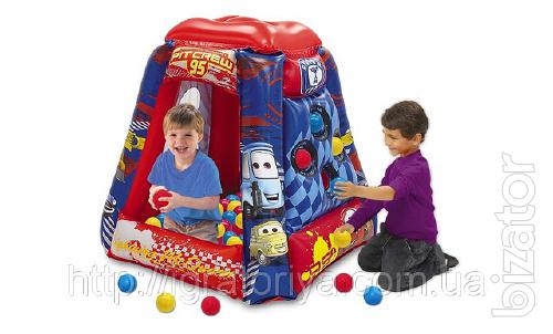Dry pool Disney Lightning McQueen and his team 