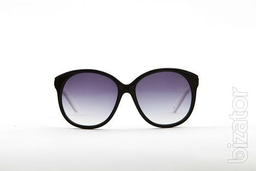 Sunglasses, medical eyeglasses from top brands 