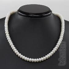 Necklace of white pearls (South China sea) 