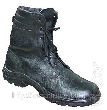 Work shoes and safety shoes, overalls from the manufacturer 